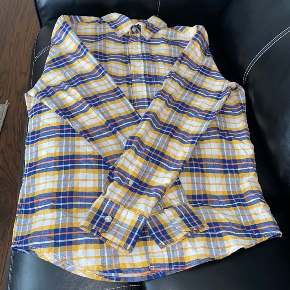 Men’s long-sleeve striped shirt